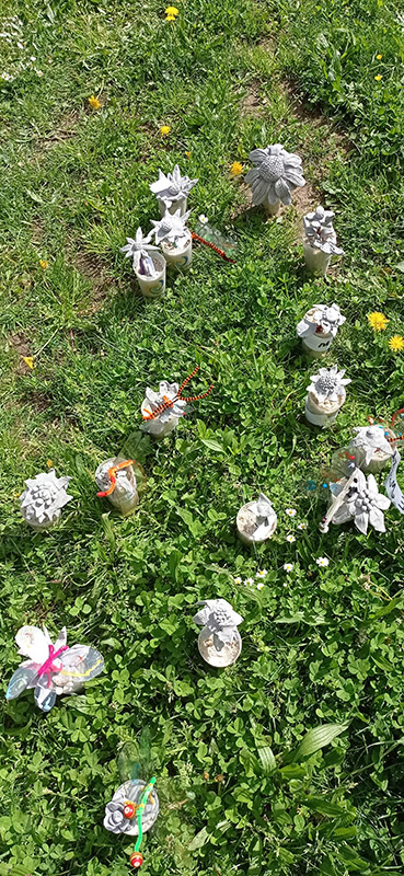 modelage fleurs en argile mediatheque treignac 2