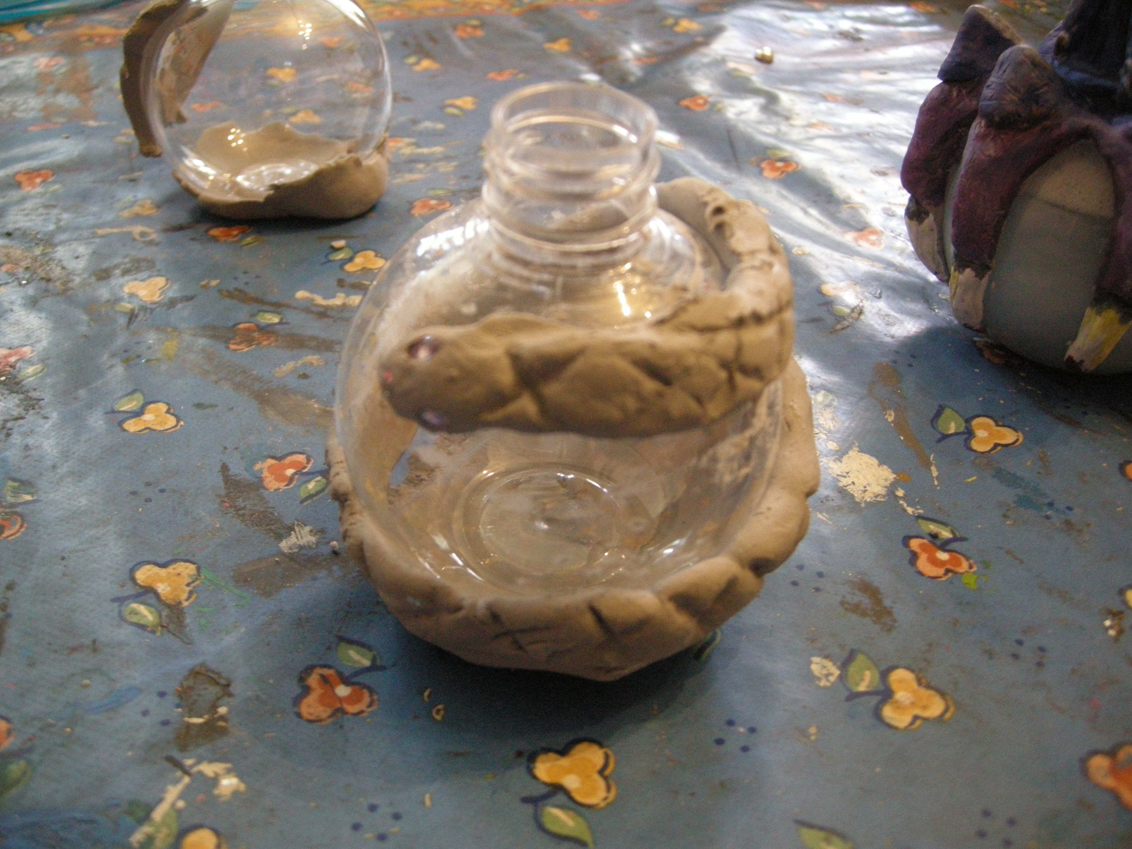 fabrication de potions d halloween avec les enfants modelage (1)