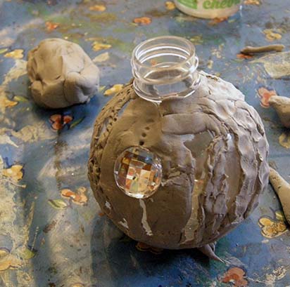fabrication de potions d halloween avec les enfants modelage (3)