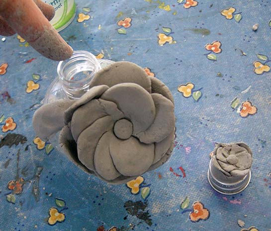 fabrication de potions d halloween avec les enfants modelage (6)