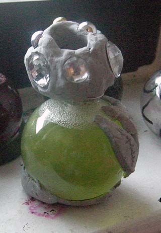 fabrication de potions d halloween avec les enfants modelage et potion (12)